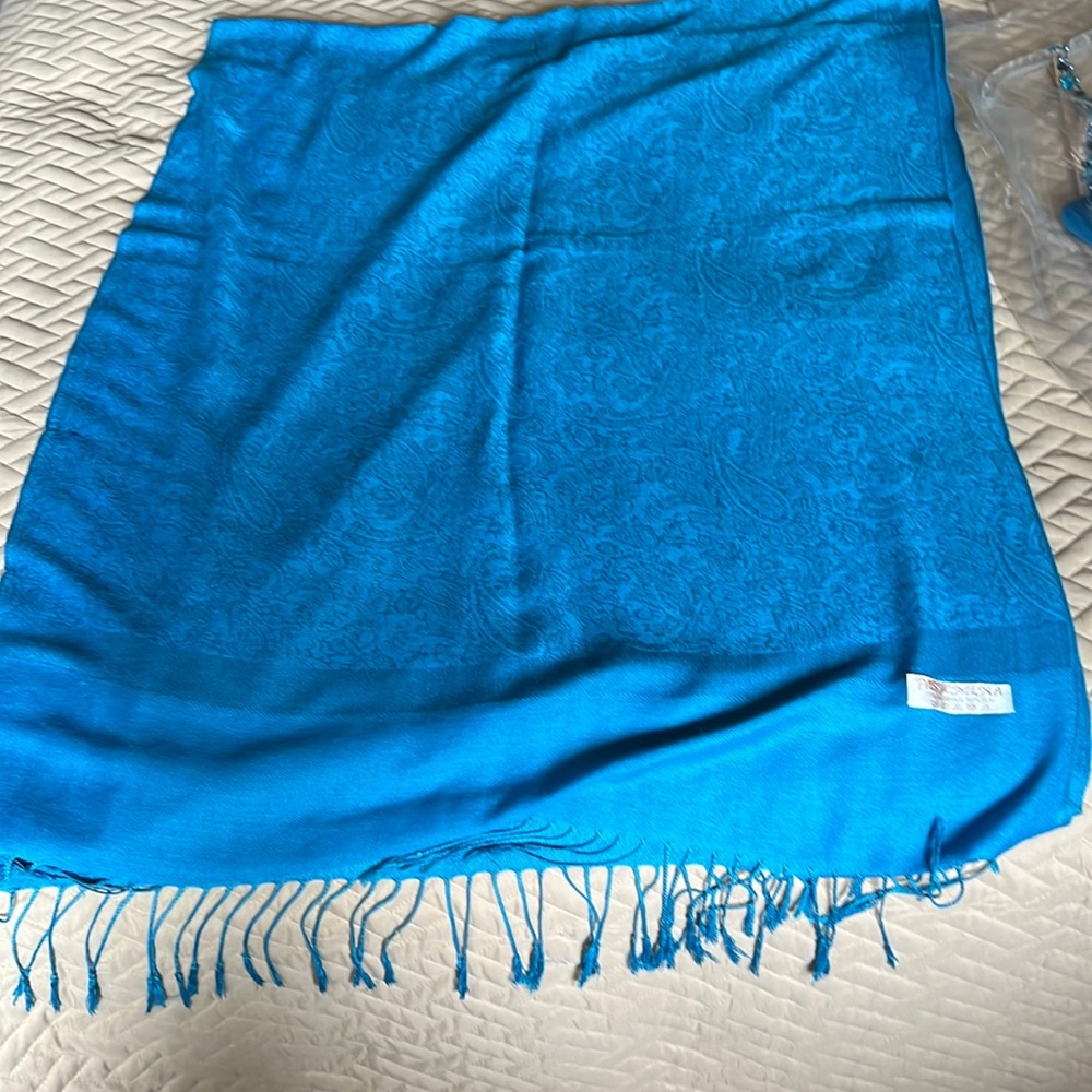 Peacock blue pashmina used once fir a wedding.